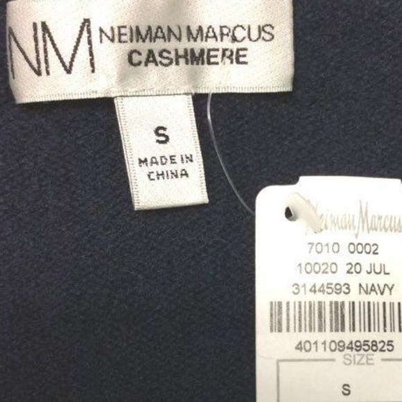 Neiman Marcus Cashmere Collection Cashmere Classic V-Neck Sweater Navy NWT $165 - Picture 7 of 10